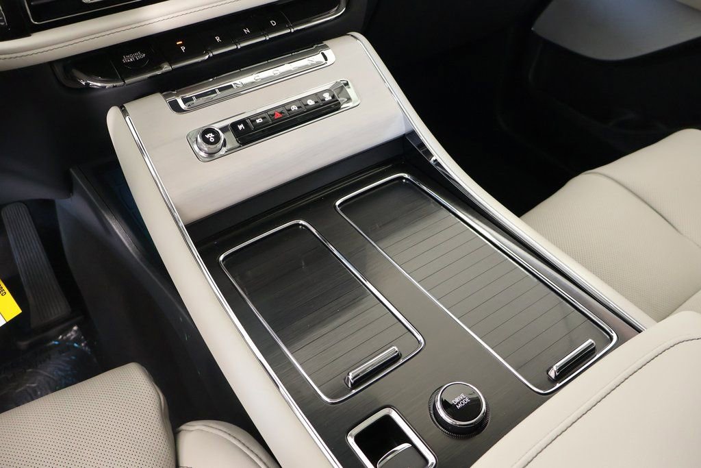 New 2026 Lincoln Aviator Reserve image 8