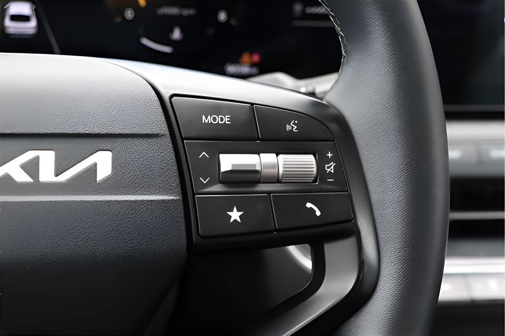 Certified 2025 Kia K4 EX image 13