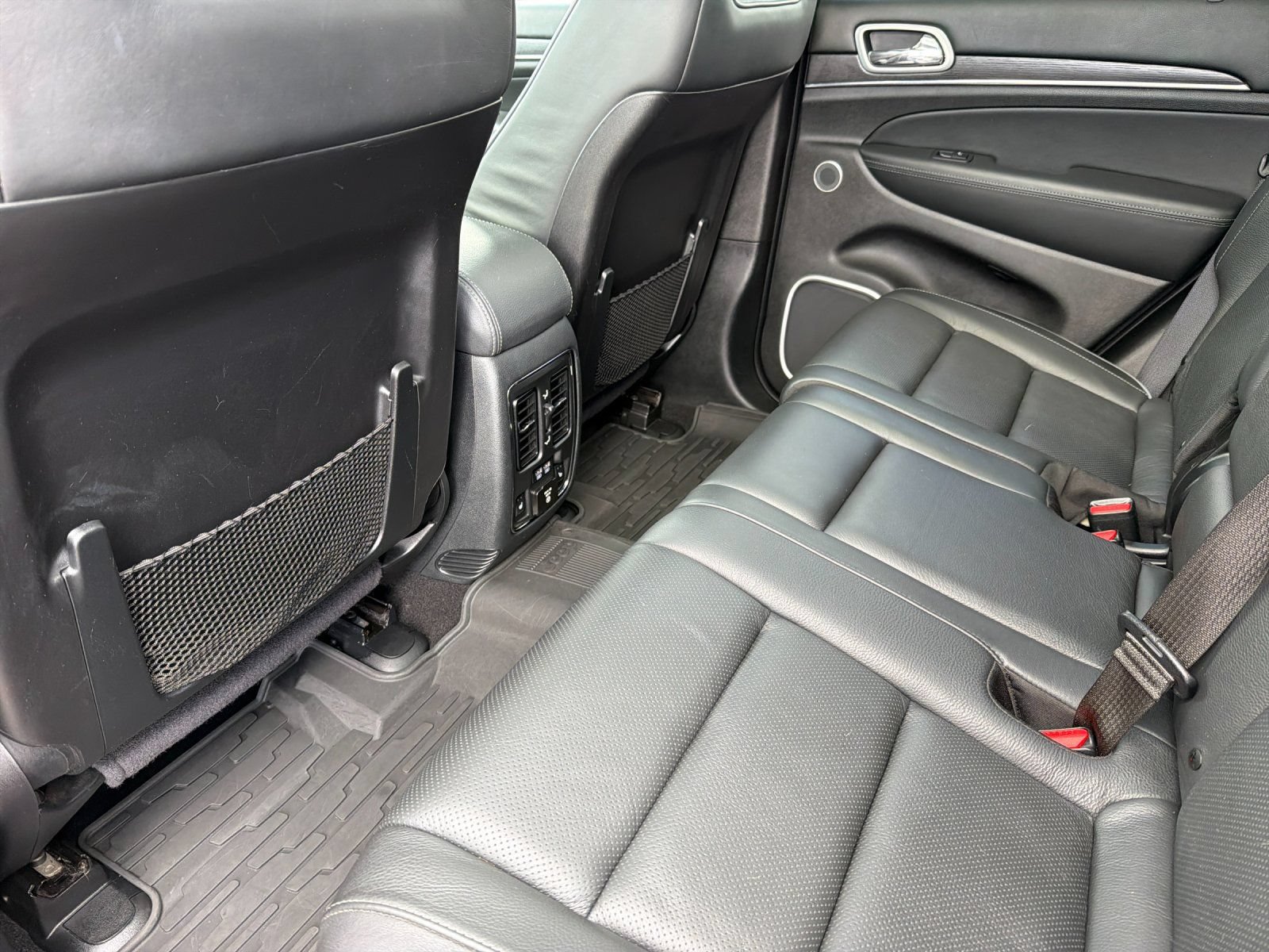 Used 2020 Jeep Grand Cherokee Summit AWD/4WD image 12