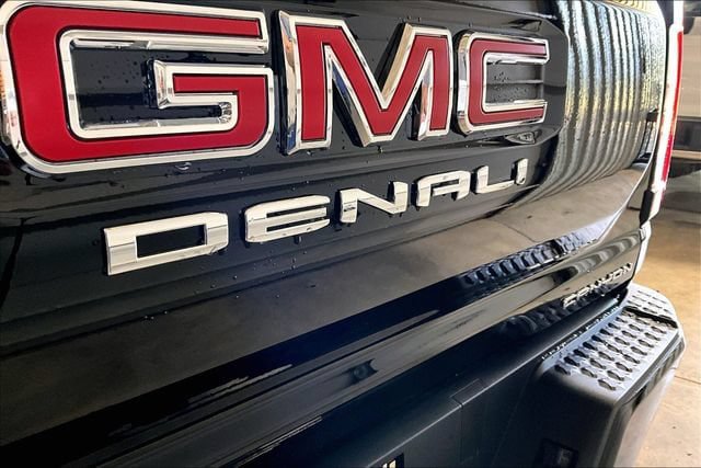 New 2026 GMC Canyon Denali w/ LPO, Denali Black Edition AWD/4WD image 7