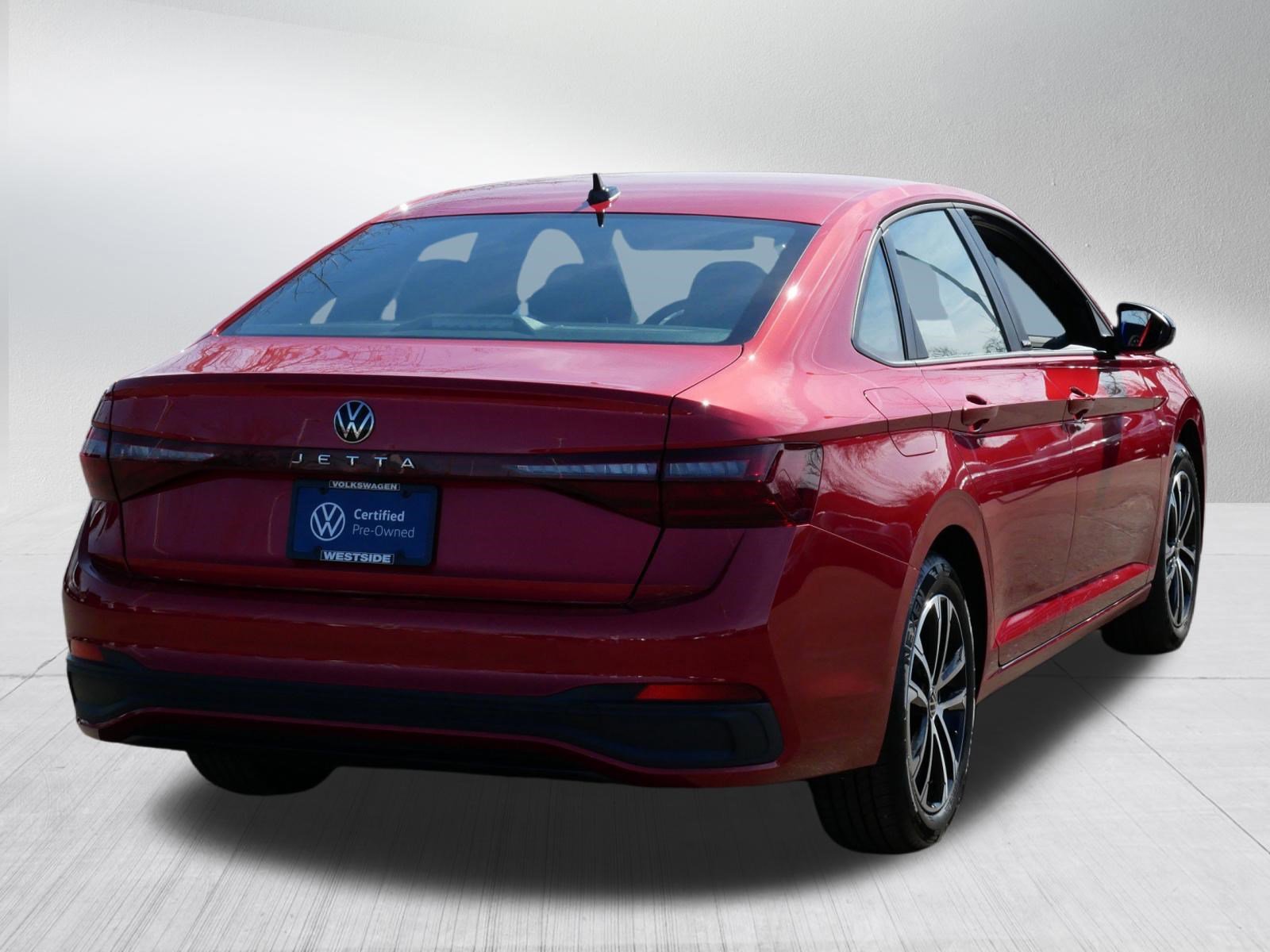 Certified 2025 Volkswagen Jetta Sport FWD image 6