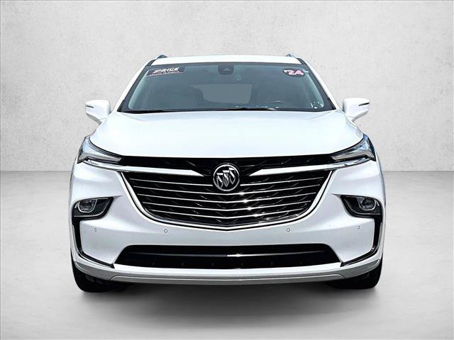 Used 2024 Buick Enclave Essence FWD image 3