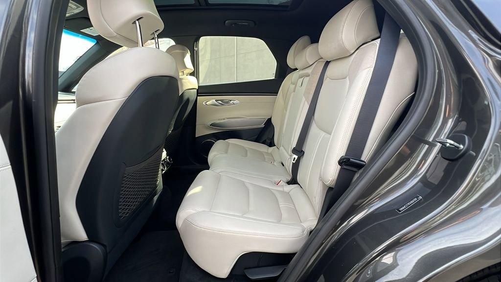 Used 2025 Genesis Electrified GV70 Advanced image 37