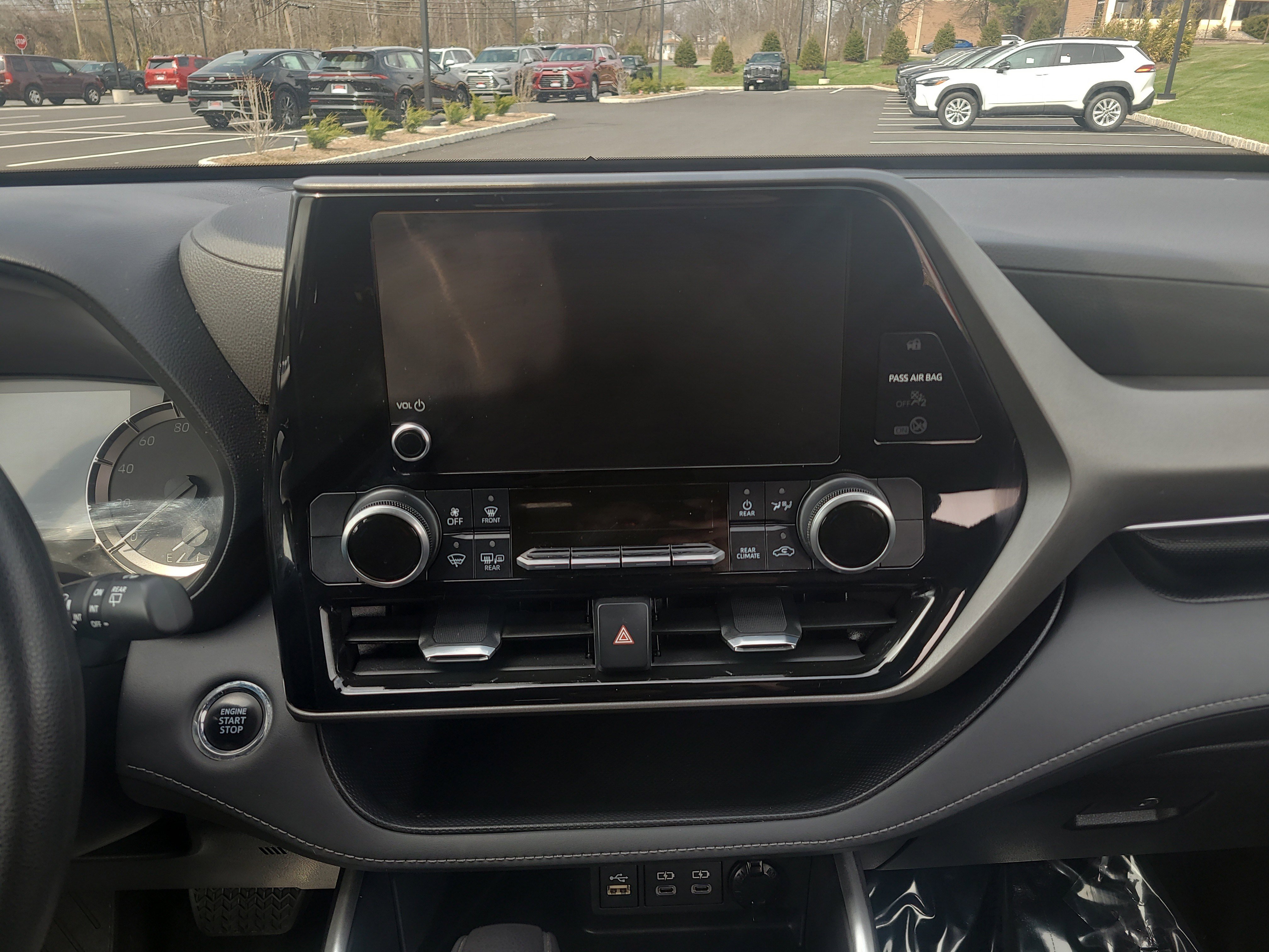 Used 2023 Toyota Highlander L AWD/4WD image 20