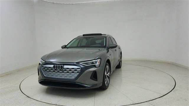 Used 2024 Audi Q8 e-tron Premium image 66