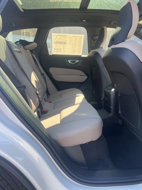 New 2026 Volvo XC60 T8 Plus w/ Climate Package PRO AWD/4WD image 31