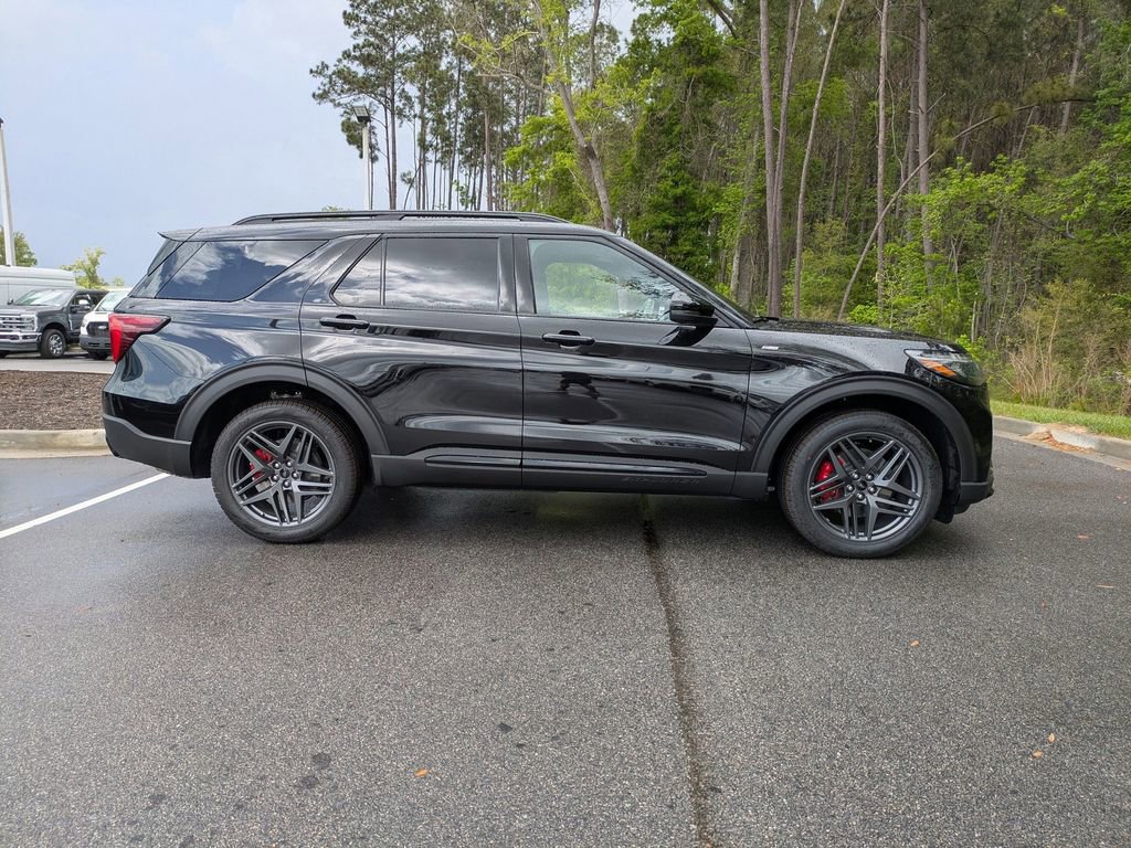 New 2026 Ford Explorer ST-Line image 3