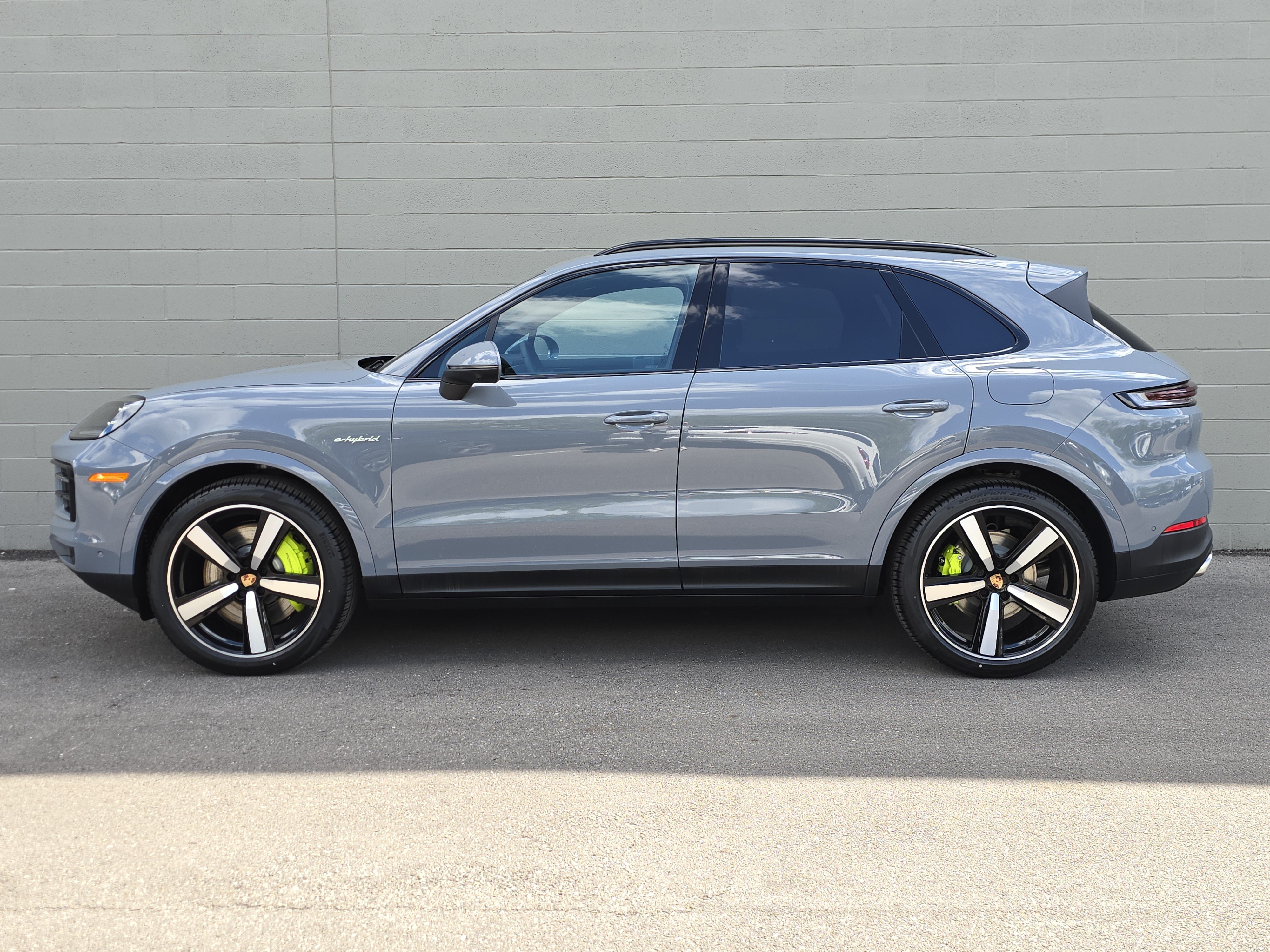 New 2026 Porsche Cayenne E-Hybrid AWD/4WD image 2