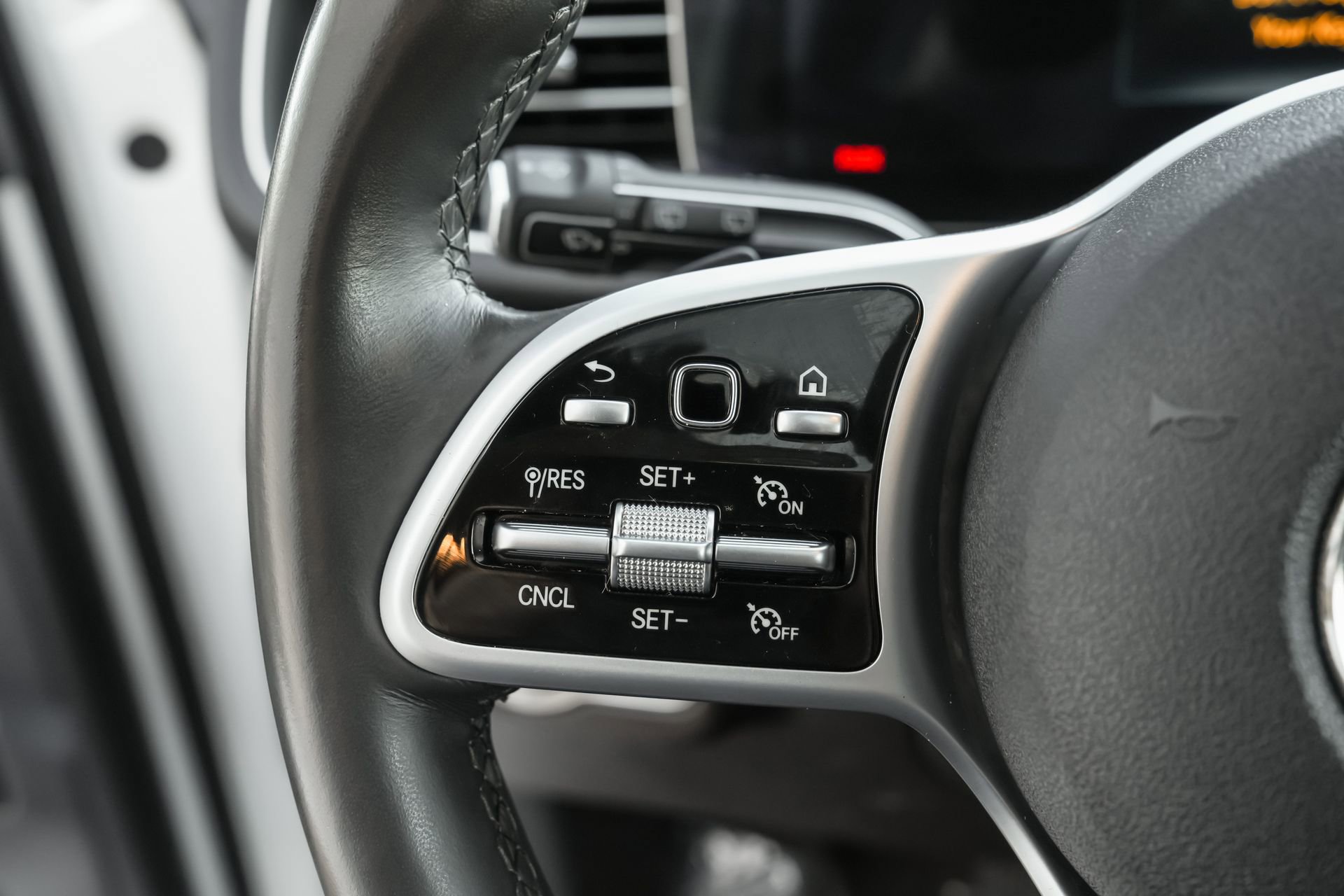 Used 2020 Mercedes-Benz GLE 350 4MATIC image 16