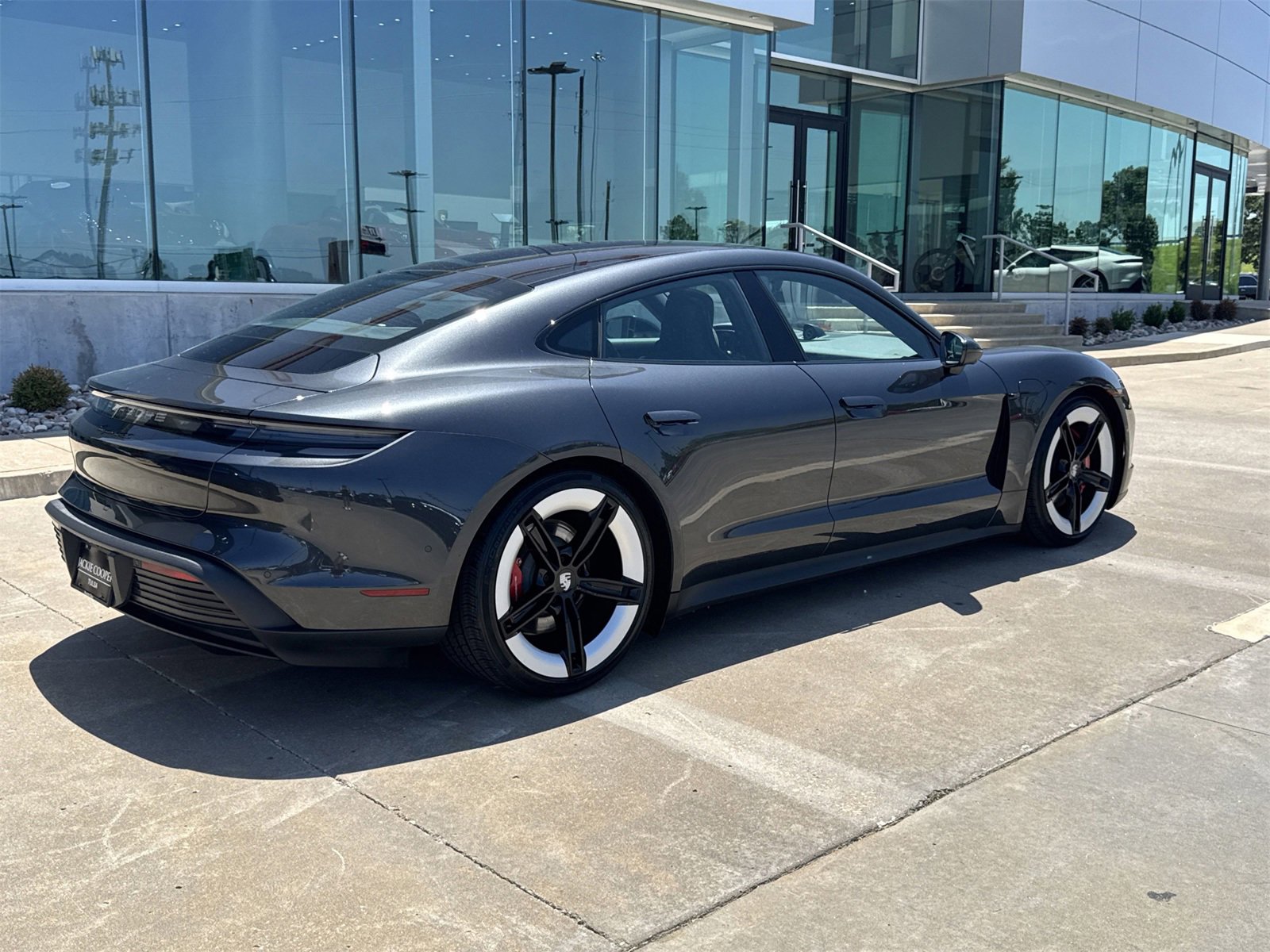 New 2025 Porsche Taycan 4S image 7