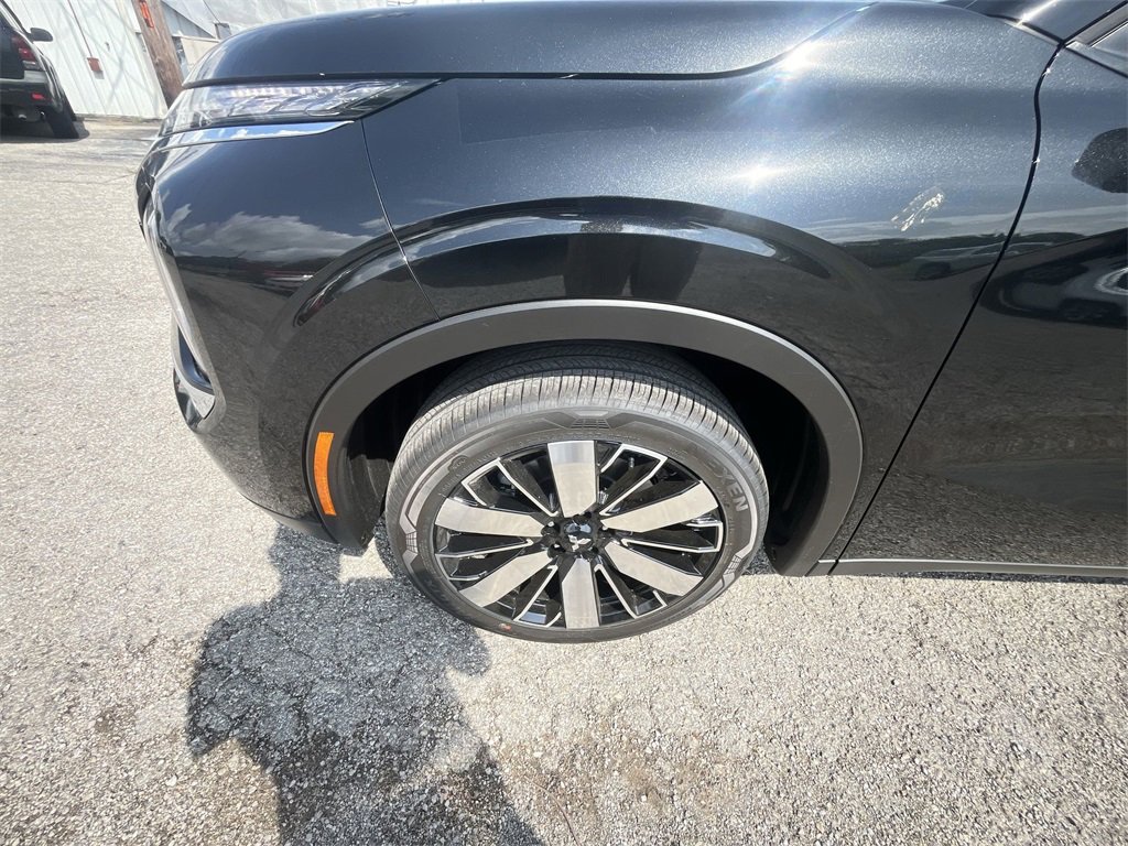 New 2025 Mitsubishi Outlander SE image 10