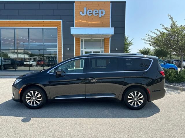 Used 2020 Chrysler Pacifica Touring-L Plus FWD image 10