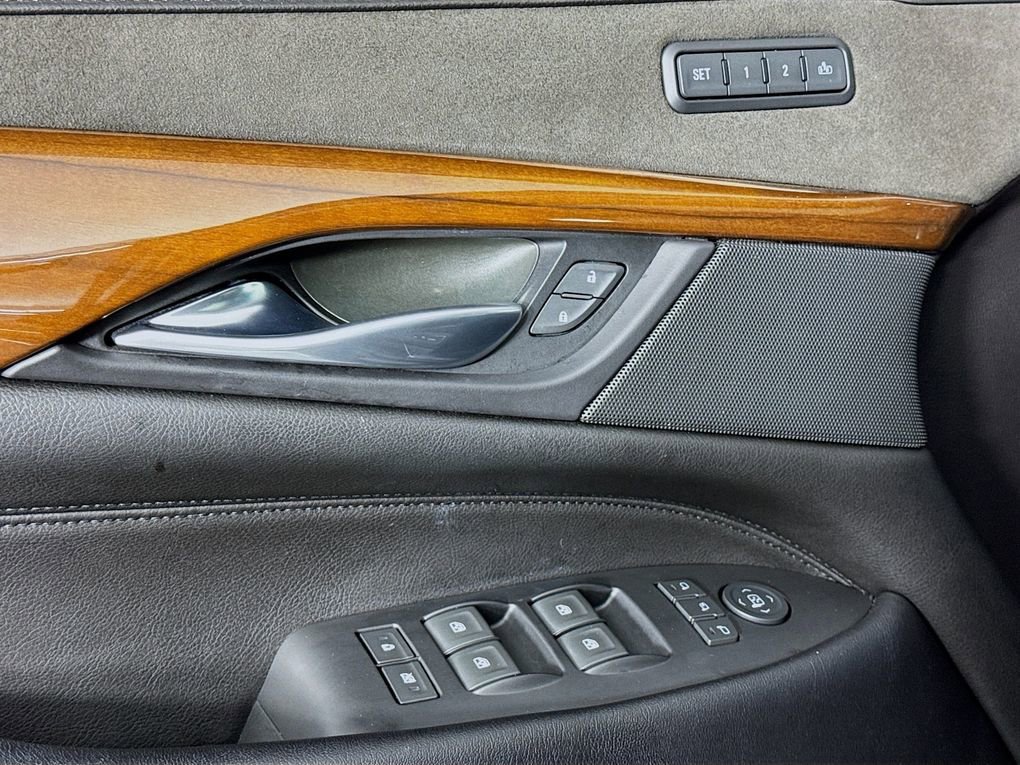 Used 2018 Cadillac Escalade Premium Luxury image 18