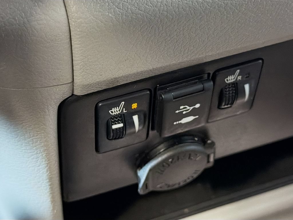 Used 2020 Toyota Sienna XLE w/ XLE Navigation Package AWD/4WD image 21