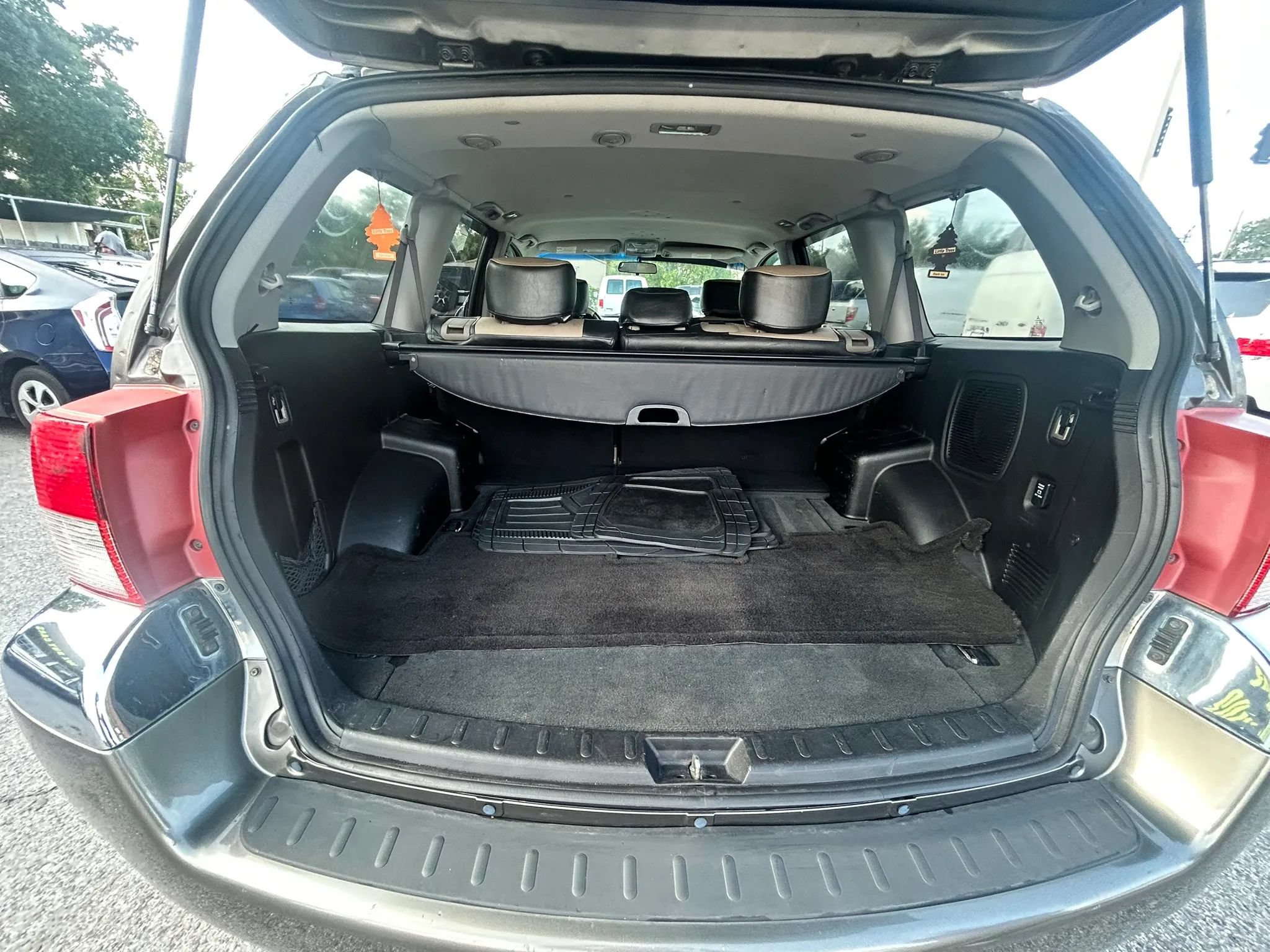 Used 2005 Mitsubishi Endeavor XLS FWD image 16