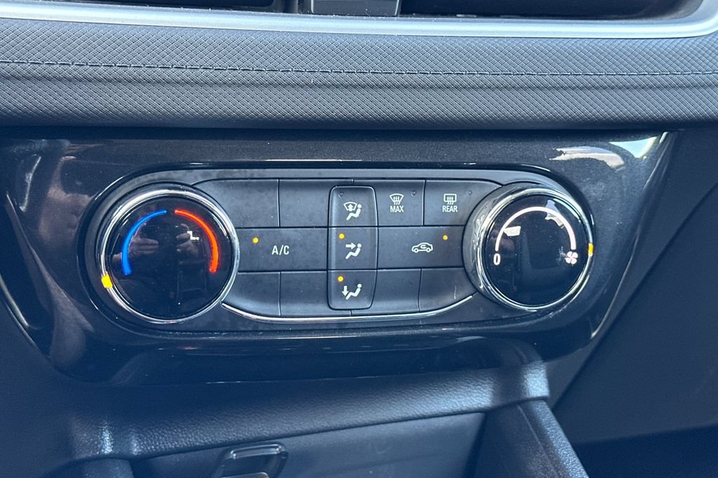 Used 2025 Chevrolet TrailBlazer LT AWD/4WD image 20