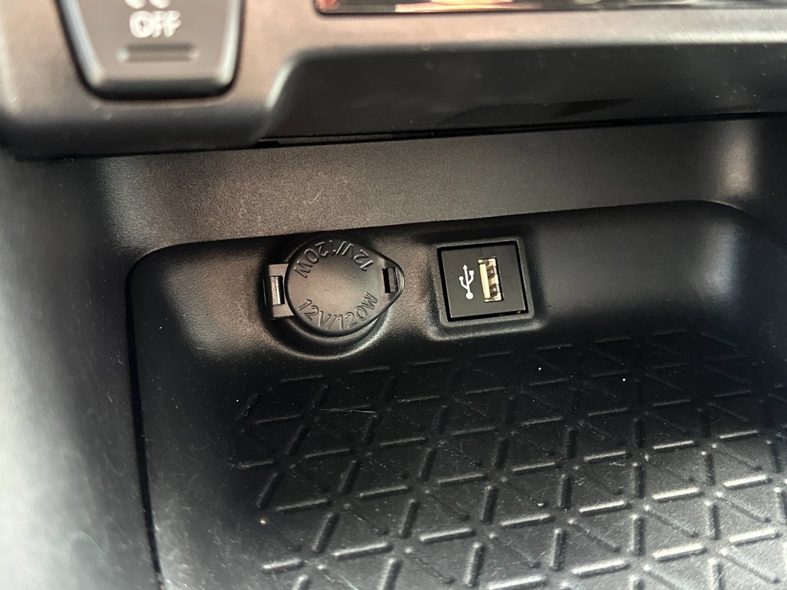 Used 2024 Toyota RAV4 XLE FWD image 26