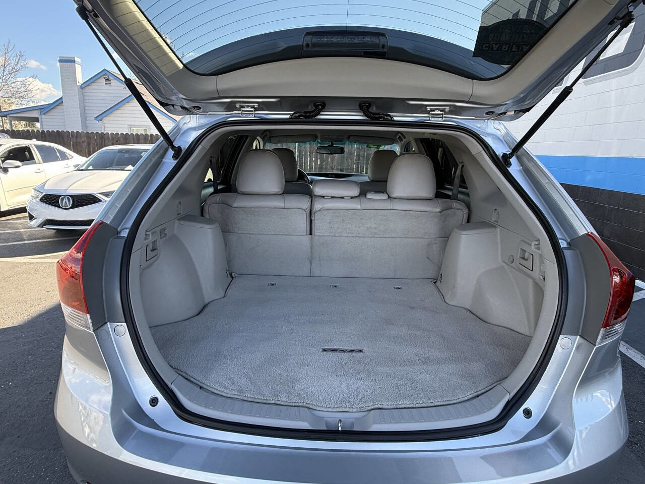 Used 2015 Toyota Venza LE image 14