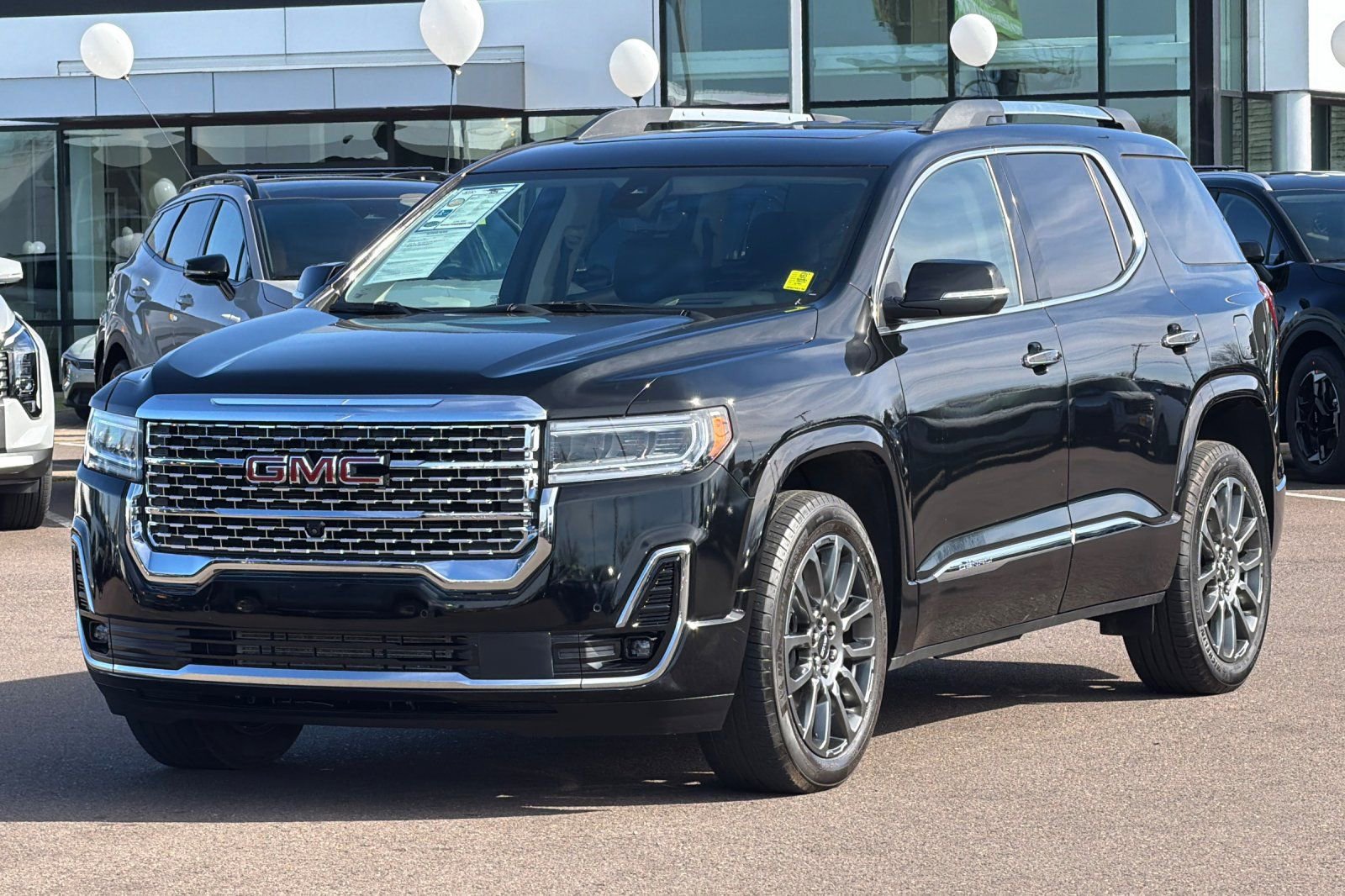 Used 2023 GMC Acadia Denali w/ Black Diamond Edition image 8