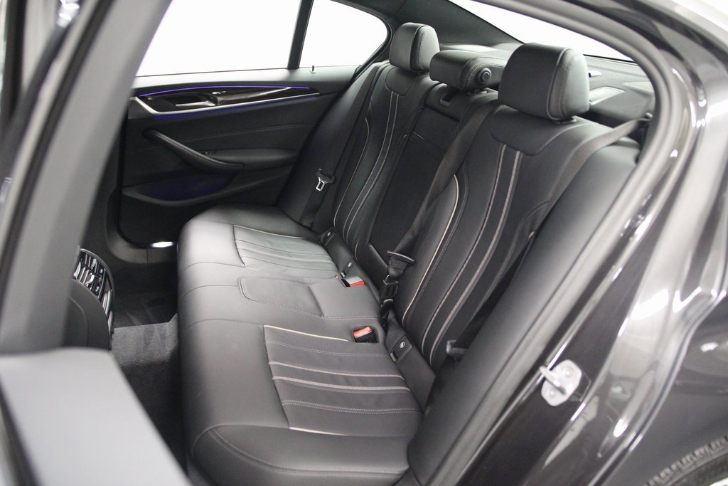 Used 2019 BMW 530e xDrive image 17