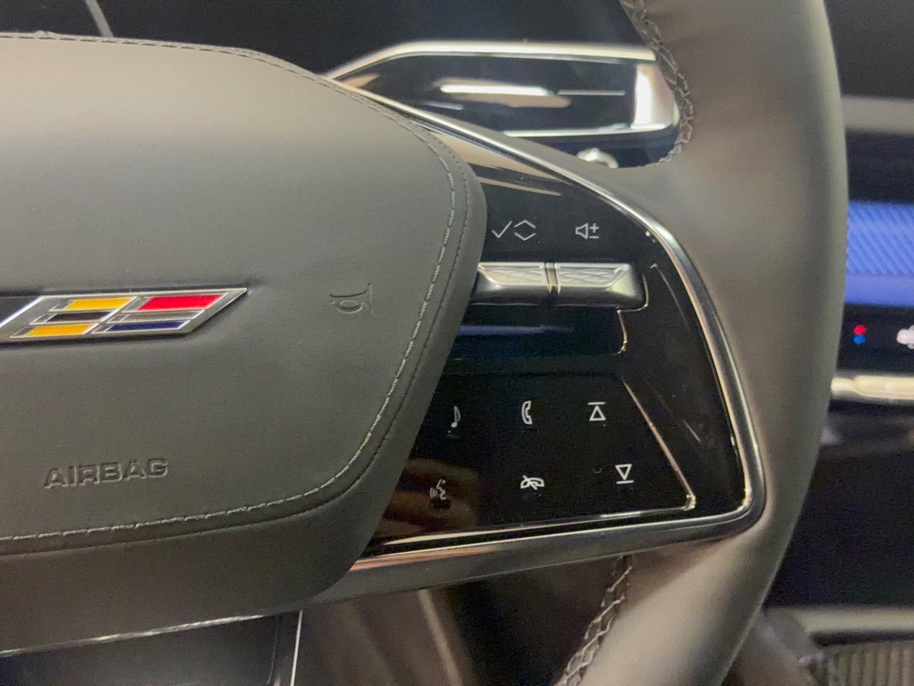 New 2027 Cadillac Optiq V w/ Deep Ocean Design Edition AWD/4WD image 19