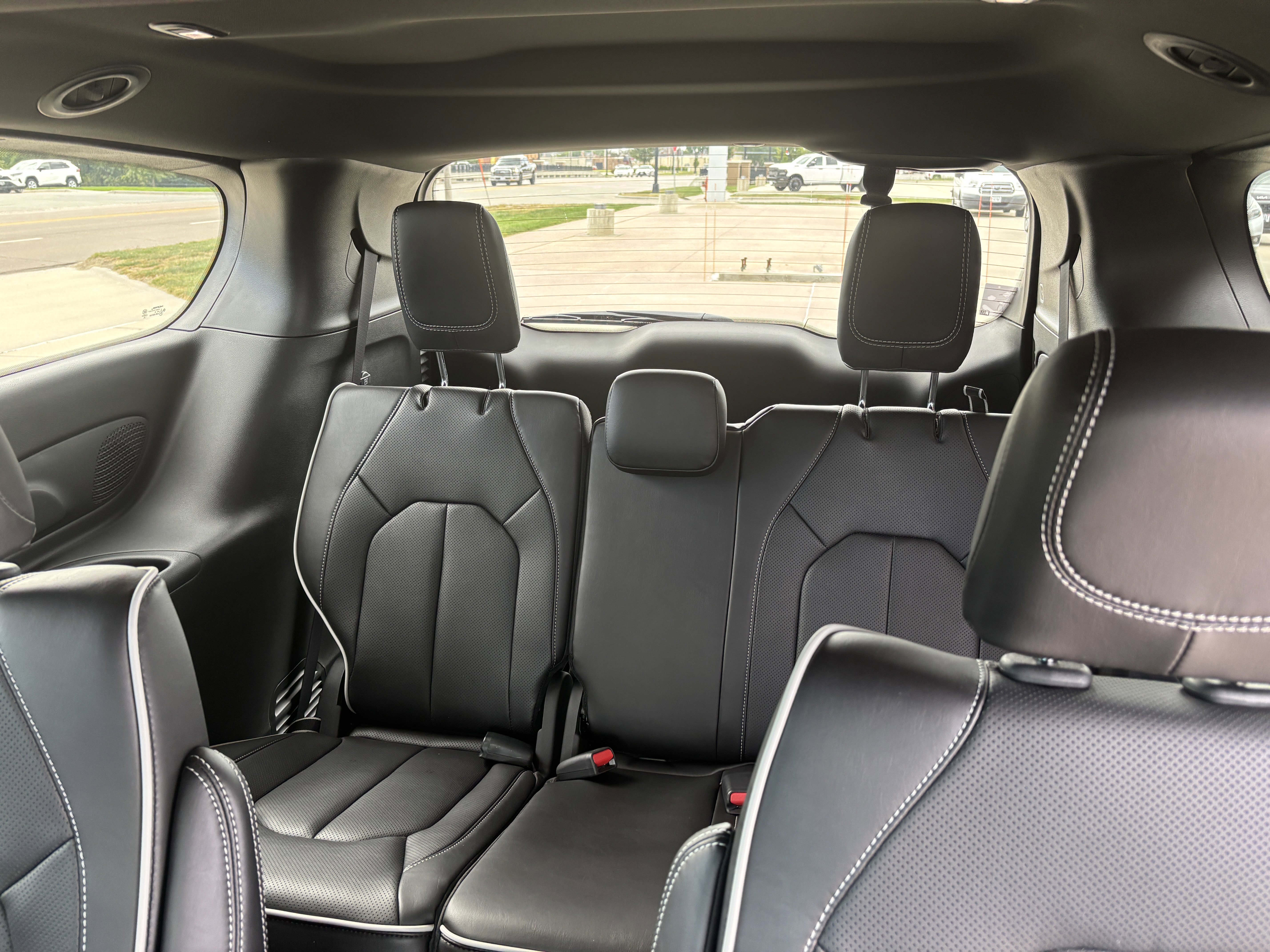 New 2026 Chrysler Pacifica Limited w/ S Appearance Package image 14