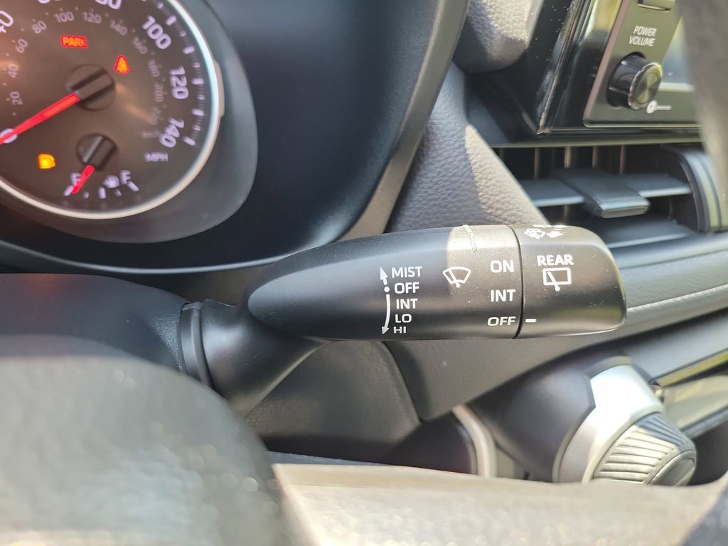 Used 2021 Toyota RAV4 LE image 17