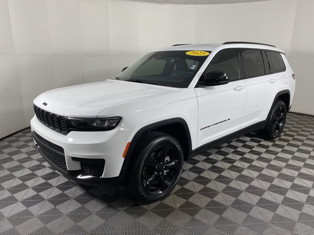 Used 2023 Jeep Grand Cherokee L Altitude AWD/4WD image 11