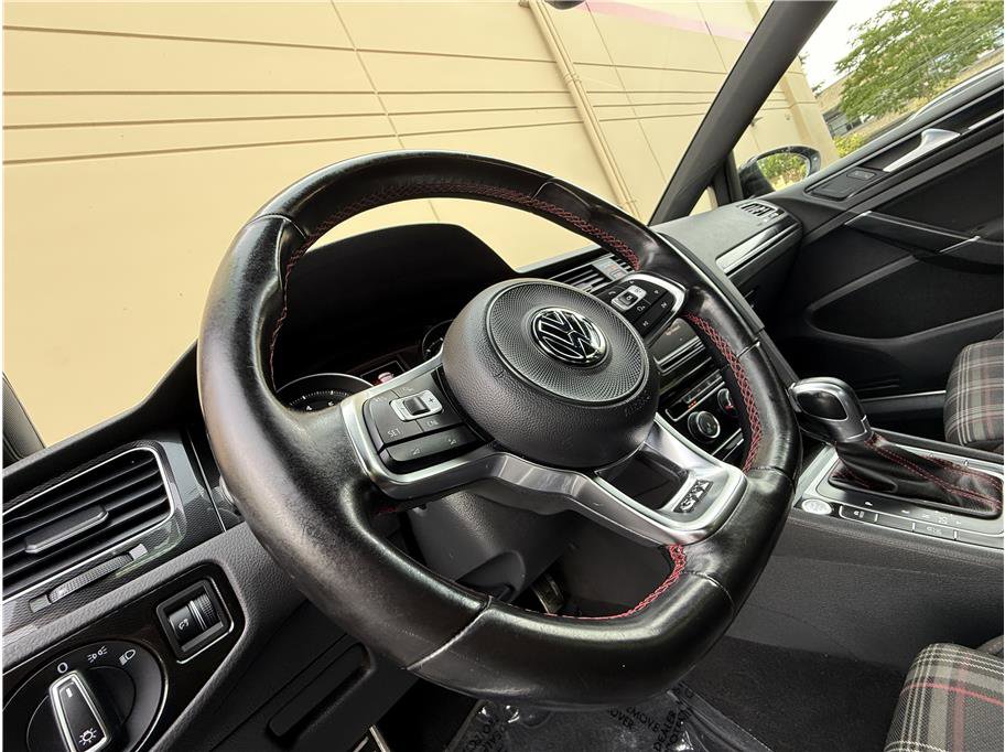Used 2017 Volkswagen GTI S FWD image 9