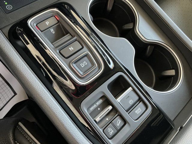 Used 2025 Honda Pilot Elite image 23