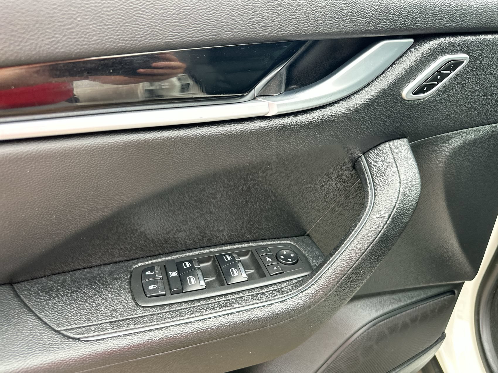 Used 2021 Maserati Levante AWD/4WD image 13