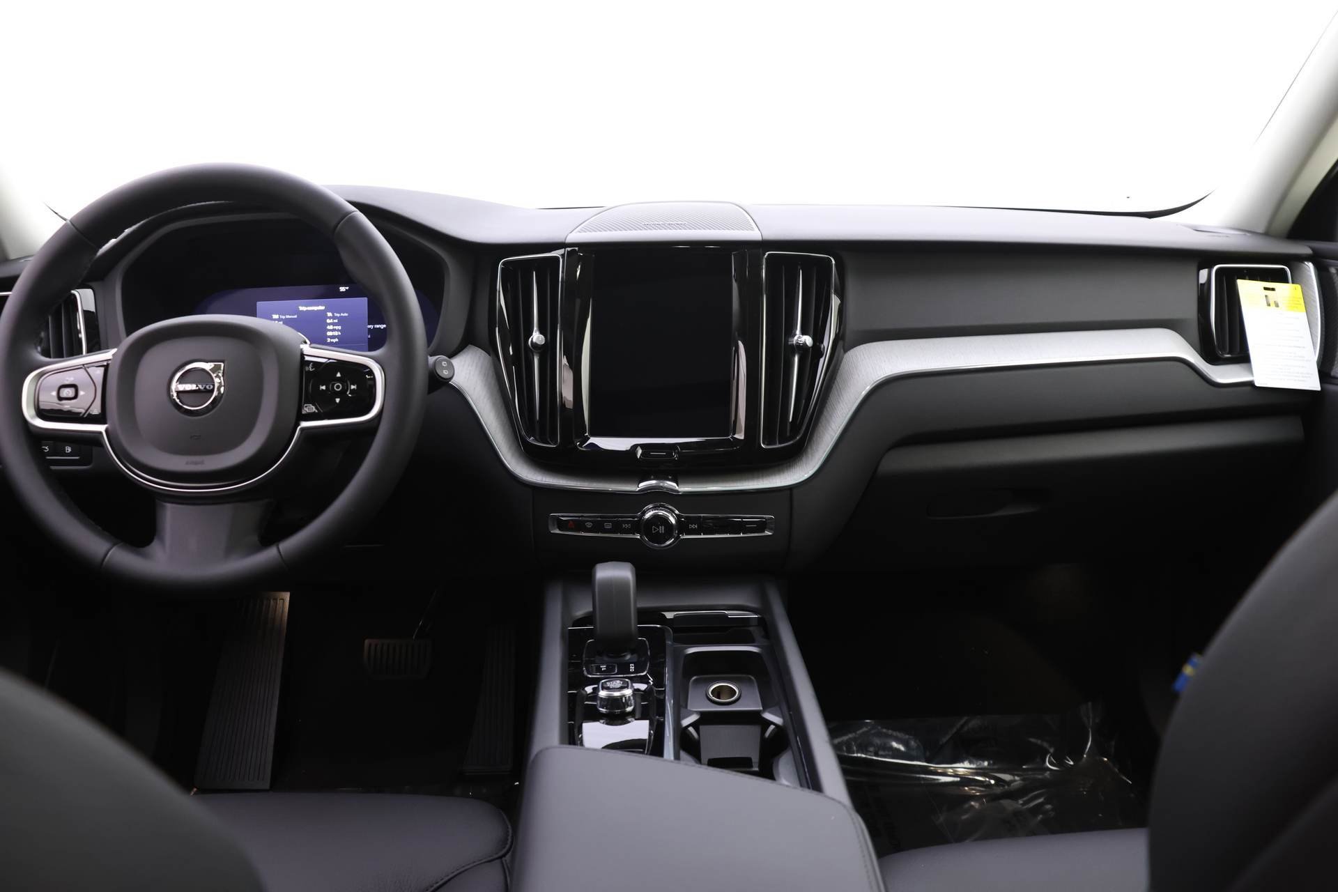 New 2025 Volvo XC60 T8 Plus w/ Protection Package Premier image 8