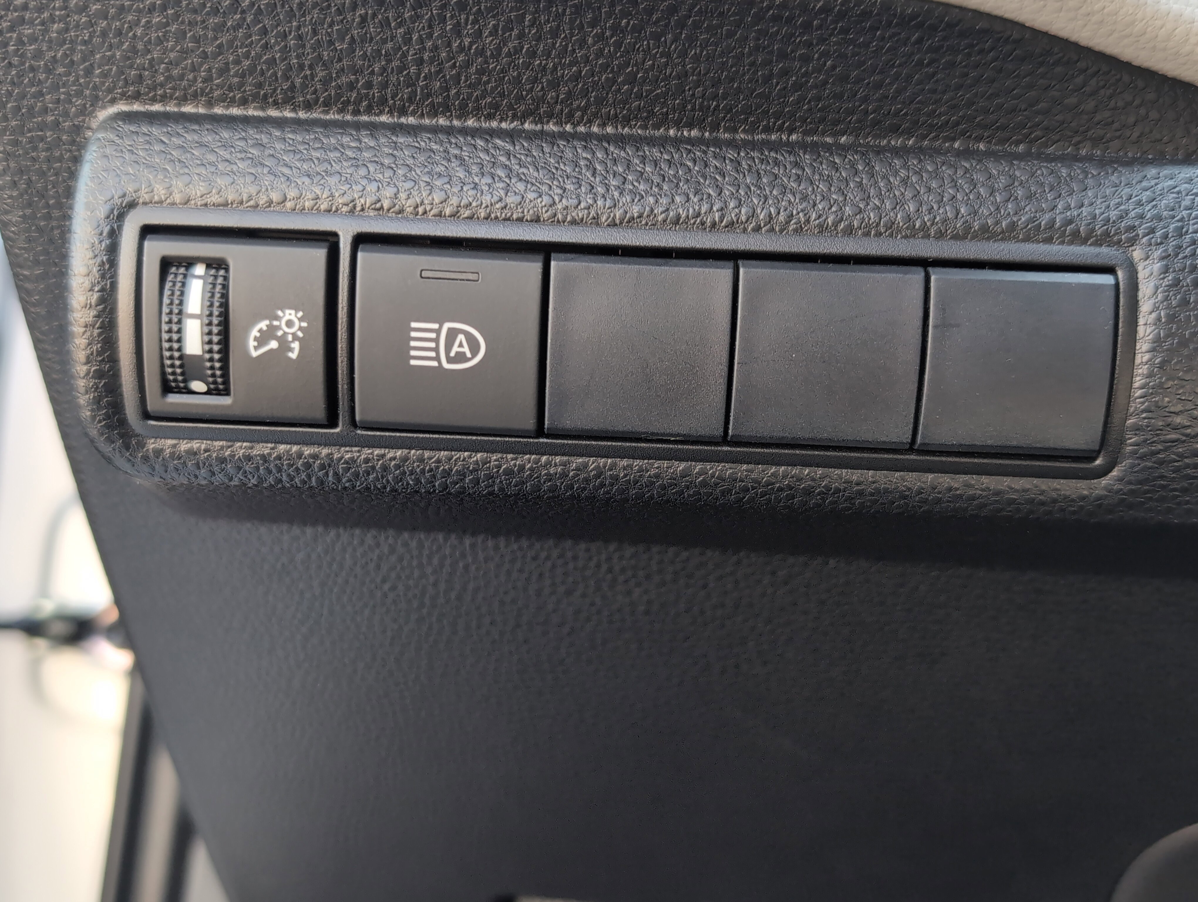 Certified 2021 Toyota Corolla LE FWD image 35
