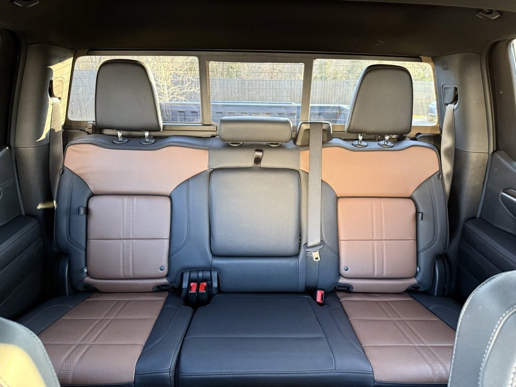 Used 2025 Chevrolet Silverado 1500 High Country w/ High Country Premium Package image 35