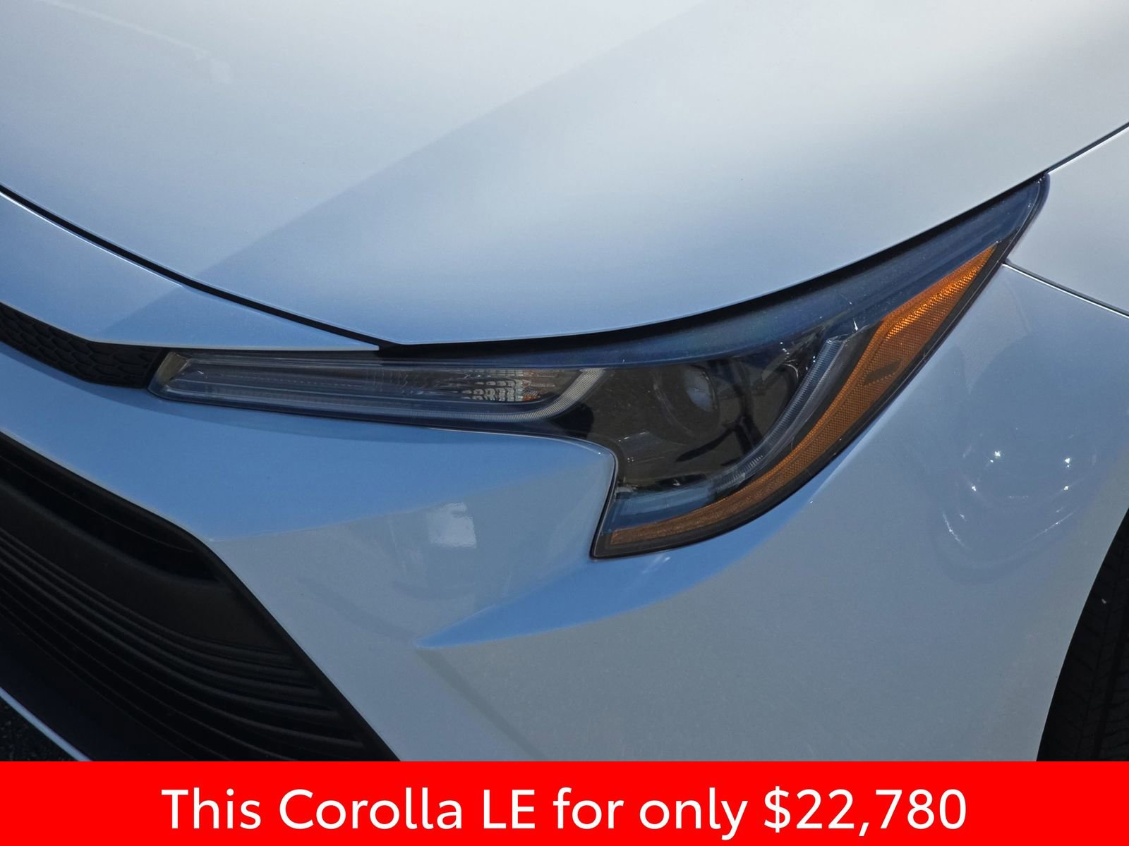 Used 2025 Toyota Corolla LE FWD image 37