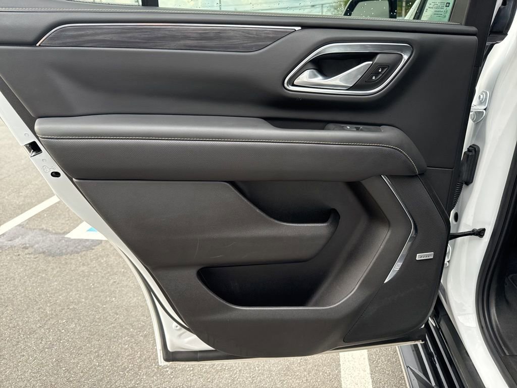 Used 2023 GMC Yukon SLT image 42