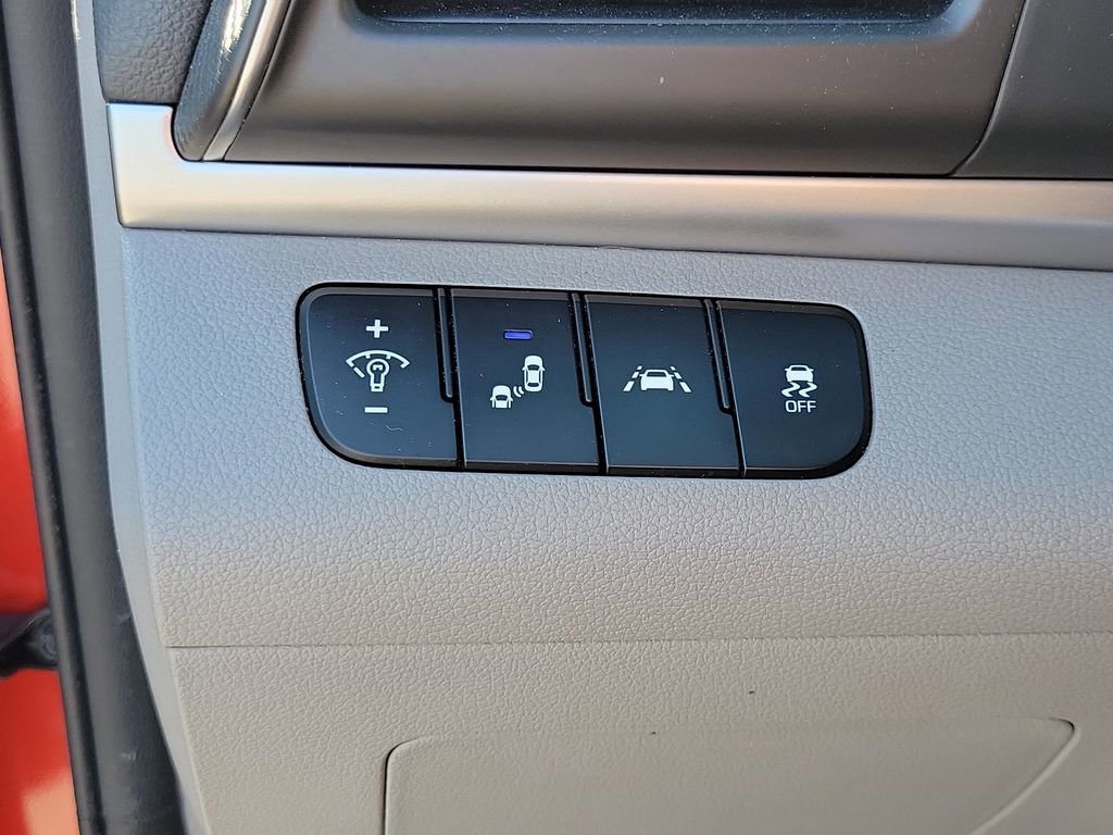Used 2020 Hyundai Elantra SEL image 28