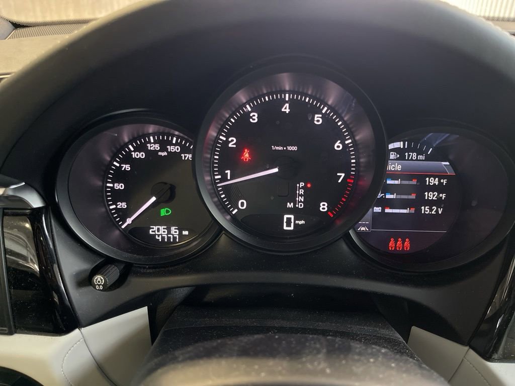 Used 2023 Porsche Macan Turbo image 22