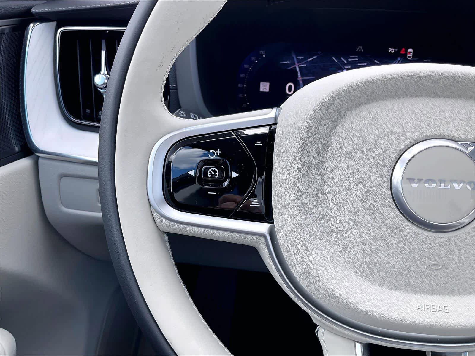 New 2026 Volvo XC60 T8 Ultra w/ Protection Package Premier AWD/4WD image 17