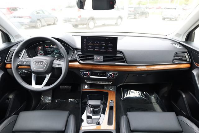 Used 2022 Audi Q5 2.0T Prestige w/ Prestige Package image 16