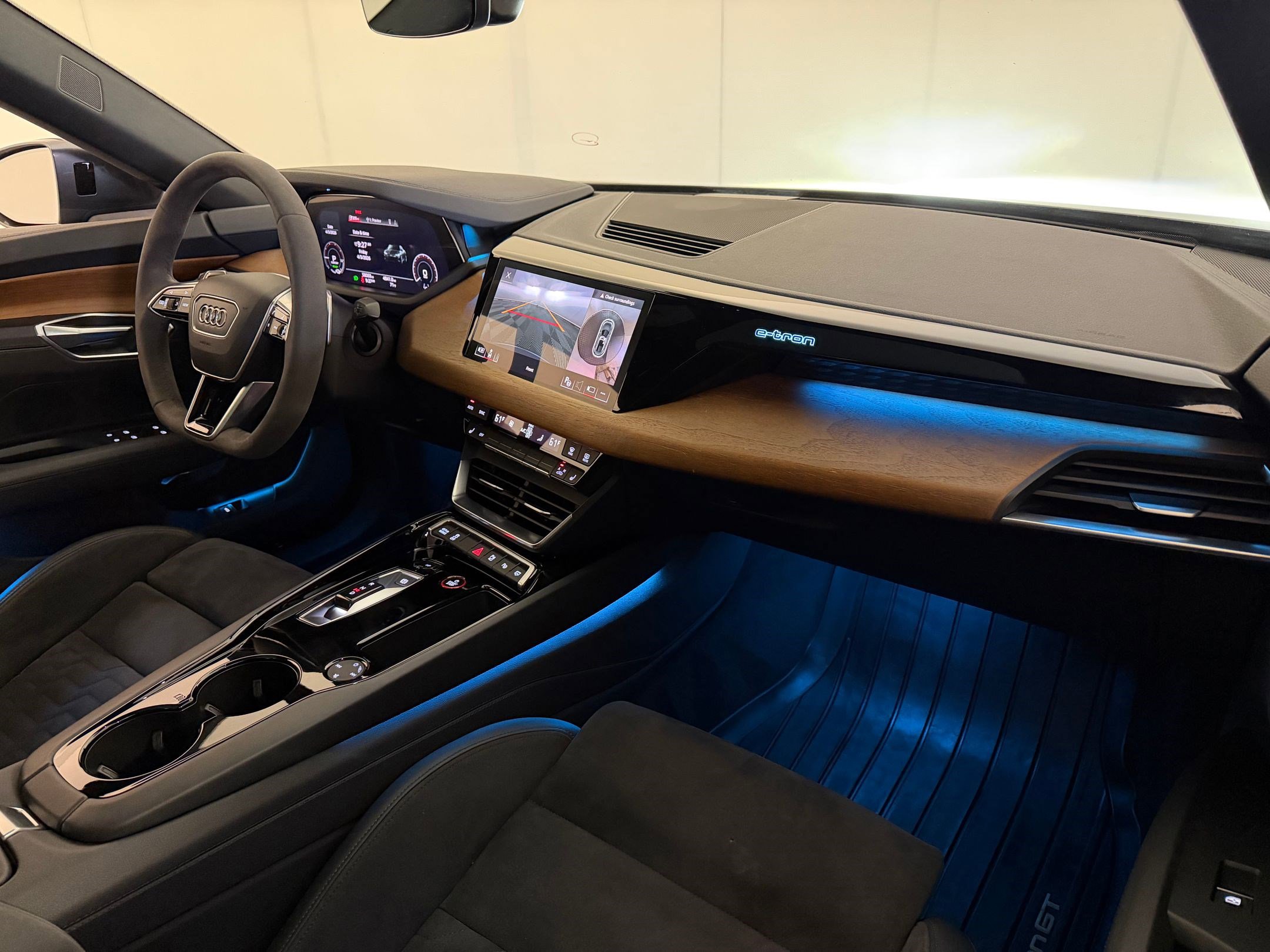Used 2023 Audi e-tron GT Prestige w/ Prestige Package AWD/4WD image 32