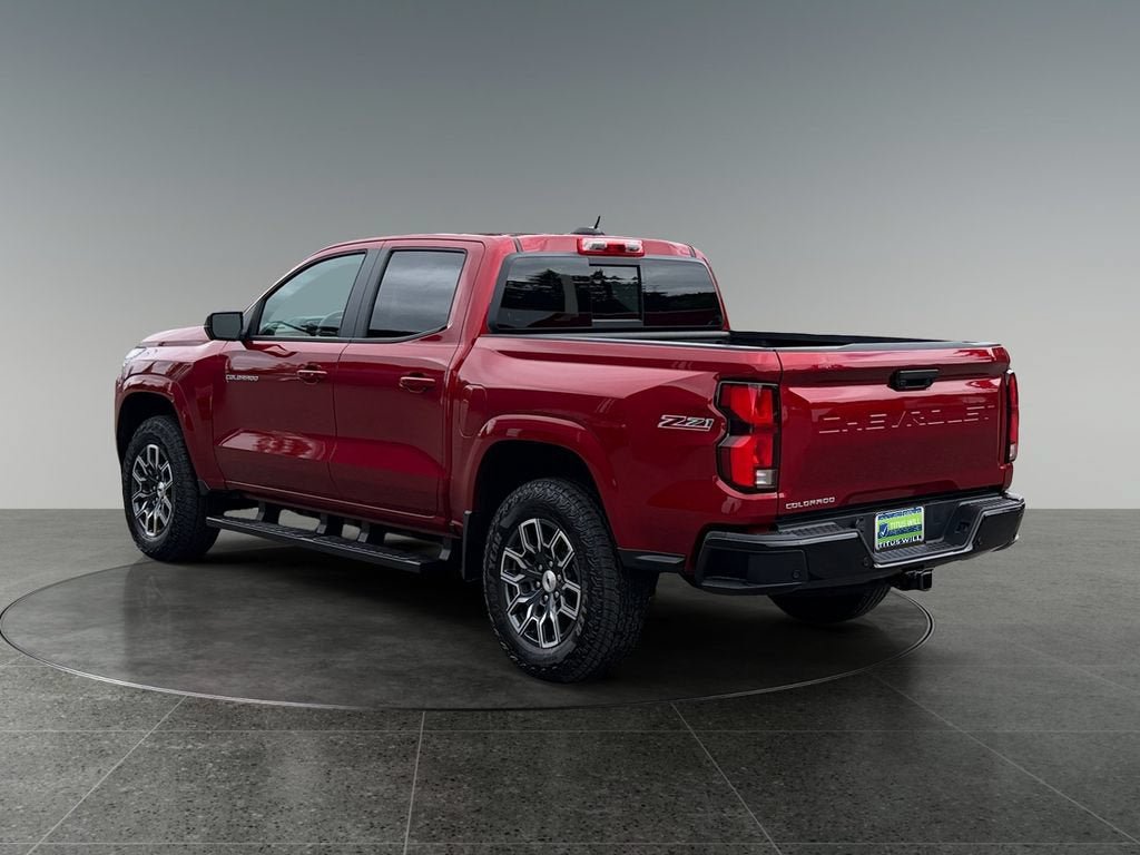 Used 2025 Chevrolet Colorado Z71 w/ Technology Package AWD/4WD image 7