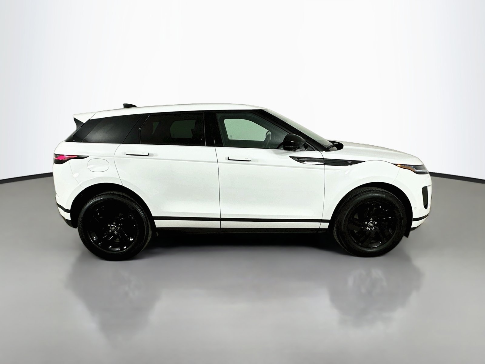 Used 2026 Land Rover Range Rover Evoque S AWD/4WD image 4