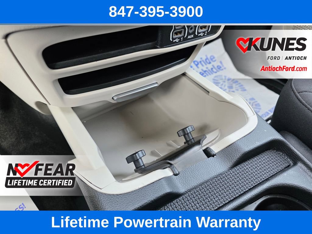Used 2023 Chrysler Voyager LX image 49