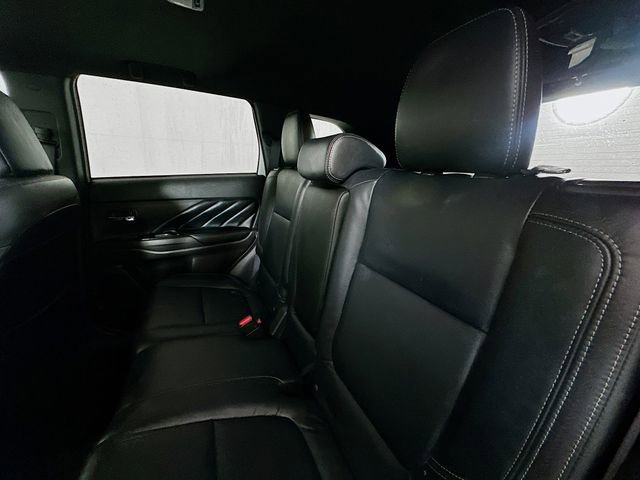 Used 2019 Mitsubishi Outlander 4WD Plug-In Hybrid image 24