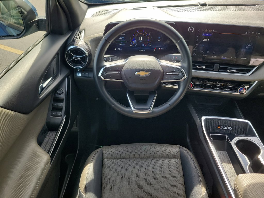Used 2025 Chevrolet Equinox LT w/ Convenience Package II FWD image 13