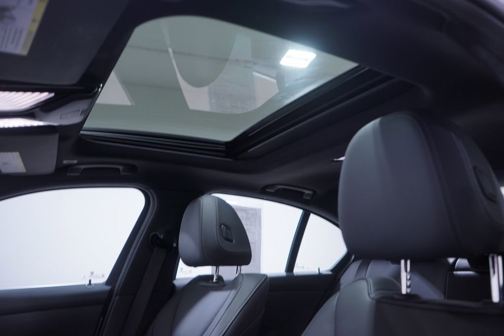 Used 2025 BMW 330i xDrive Sedan image 8