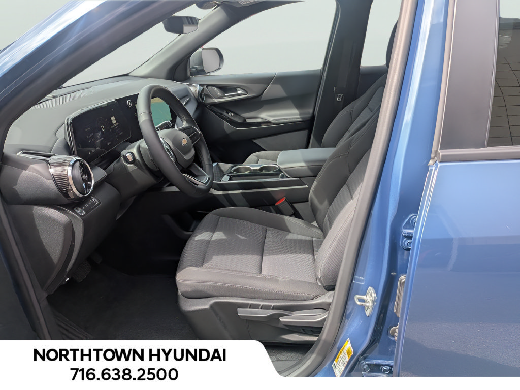 Used 2025 Chevrolet Equinox LT w/ Safety and Technology Package AWD/4WD image 10