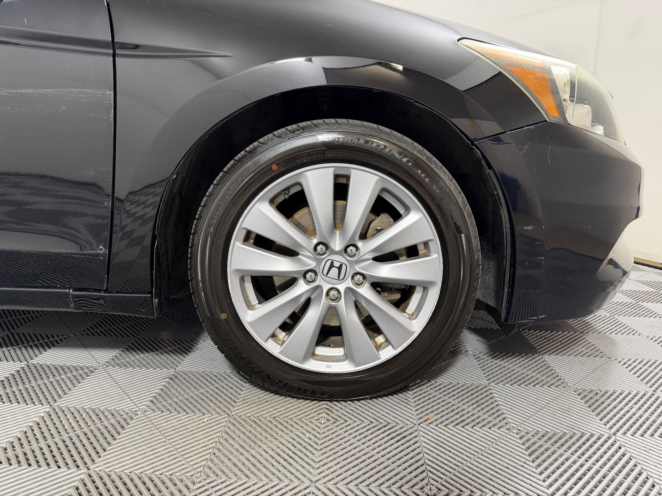 Used 2011 Honda Accord EX-L image 9