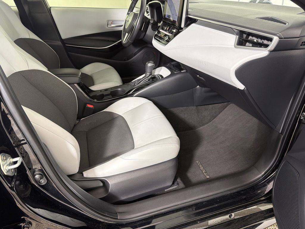 Used 2025 Toyota Corolla XSE image 13